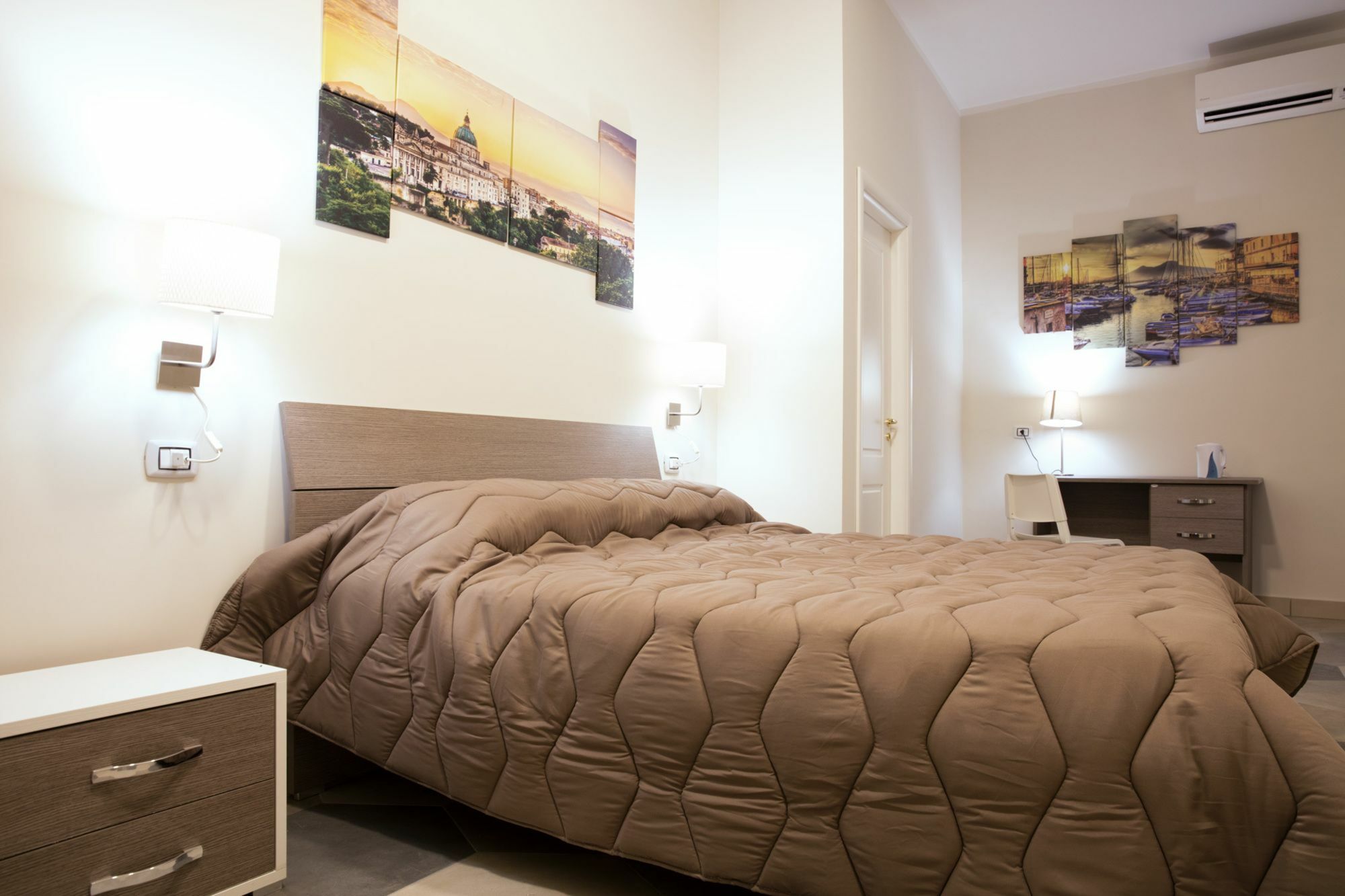 B&B La Dimora Del Conte เนเปิลส์ ภายนอก รูปภาพ