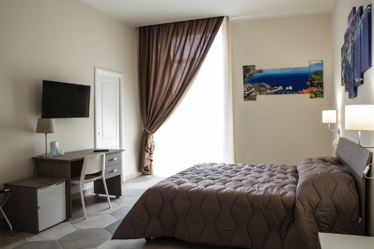B&B La Dimora Del Conte เนเปิลส์ ภายนอก รูปภาพ