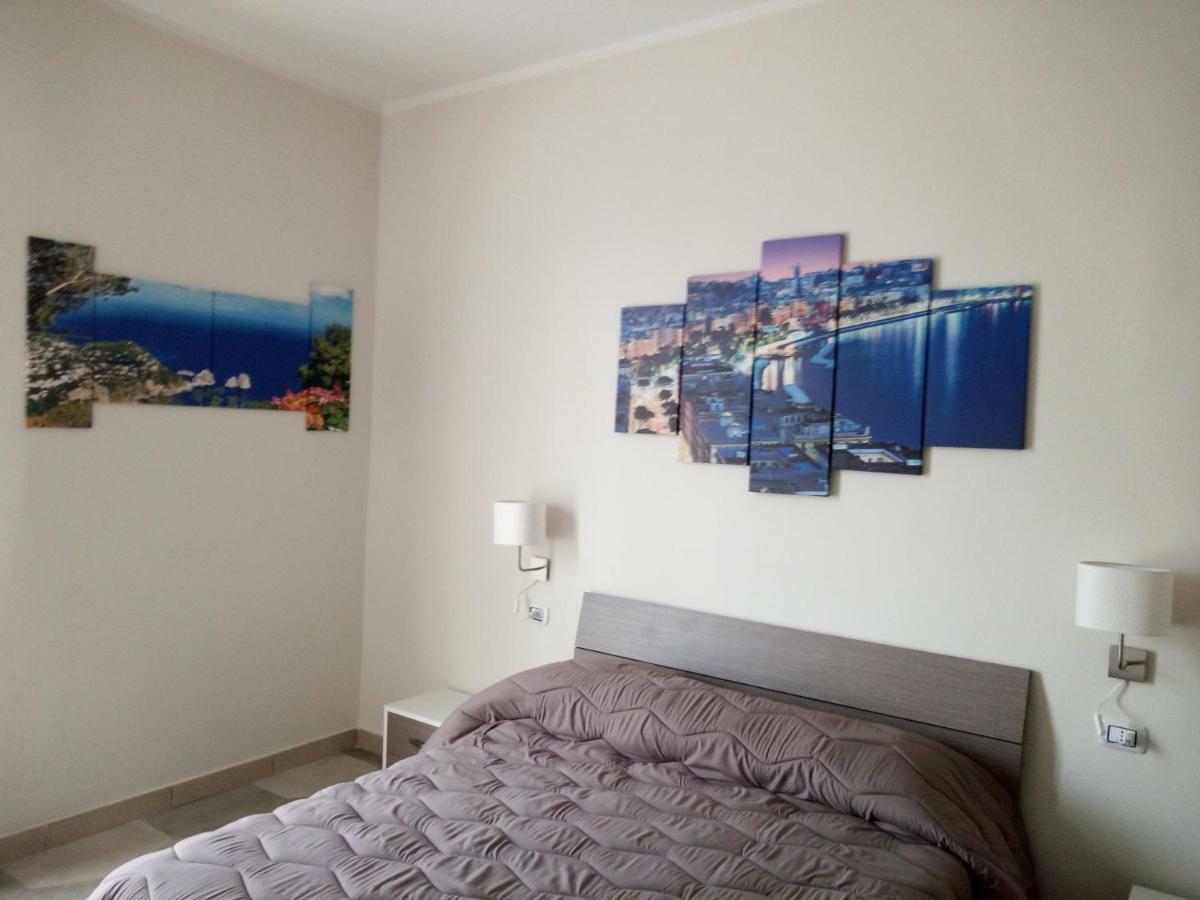 B&B La Dimora Del Conte เนเปิลส์ ภายนอก รูปภาพ