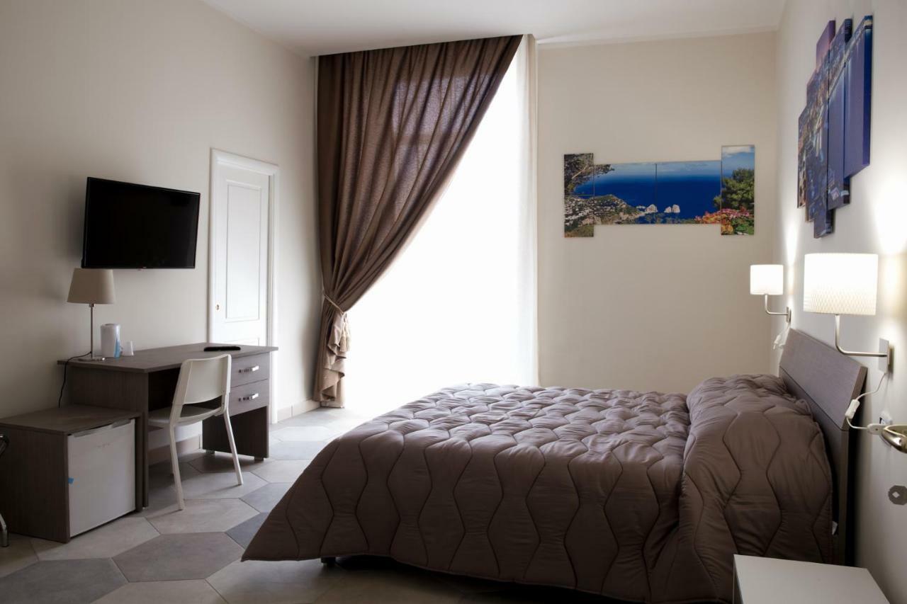 B&B La Dimora Del Conte เนเปิลส์ ภายนอก รูปภาพ