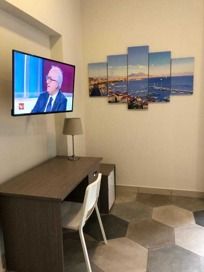 B&B La Dimora Del Conte เนเปิลส์ ภายนอก รูปภาพ